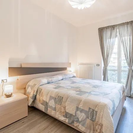 Apartment Metro B Goldenwallhouse Rom